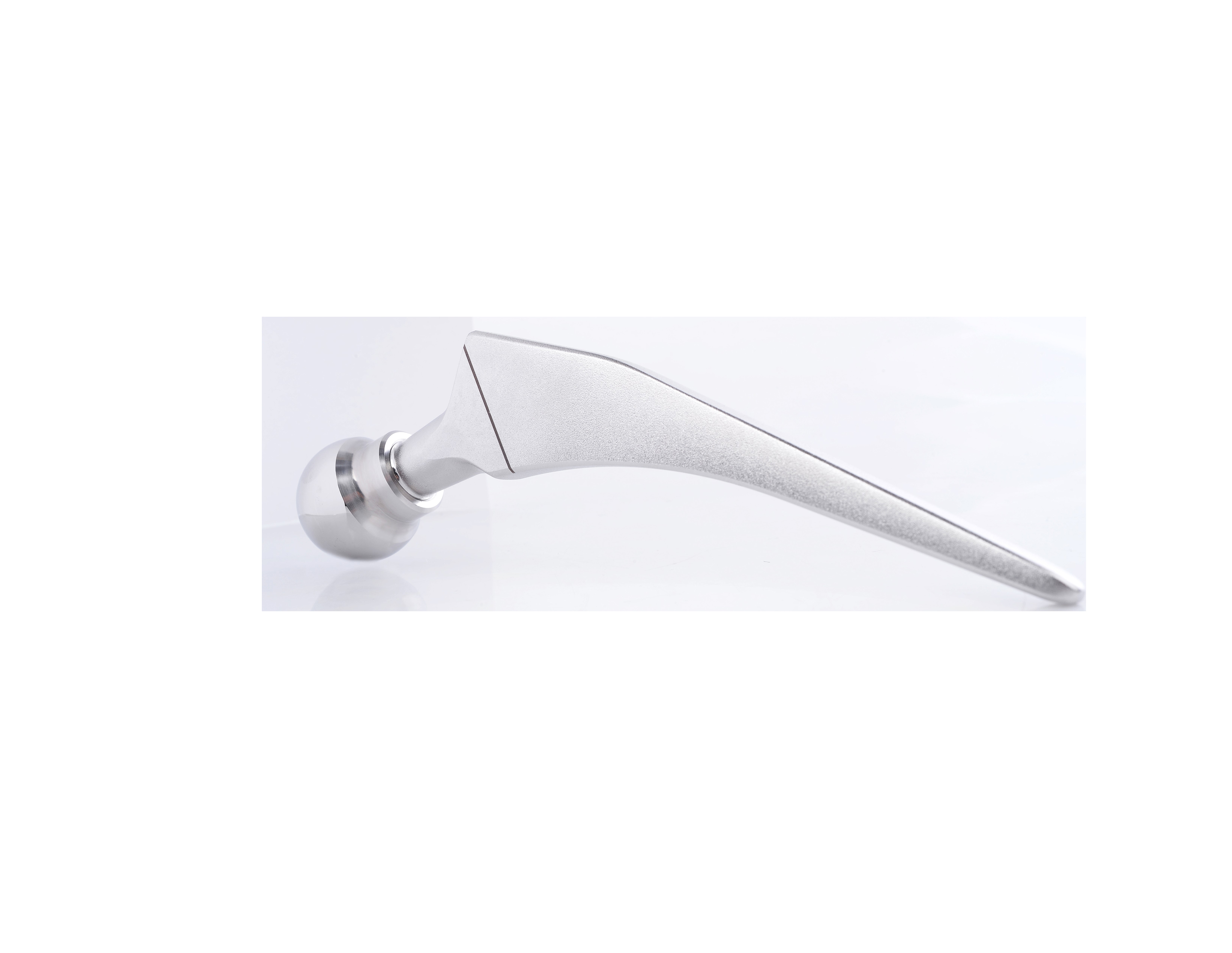 Pannon cementes, lateralizált csípőprotézis szár