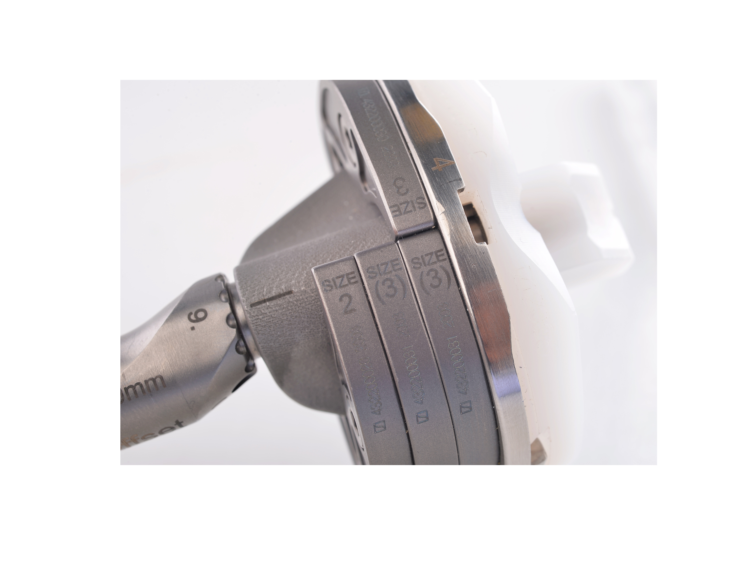 Swing CC revision knee prosthesis - Image 3